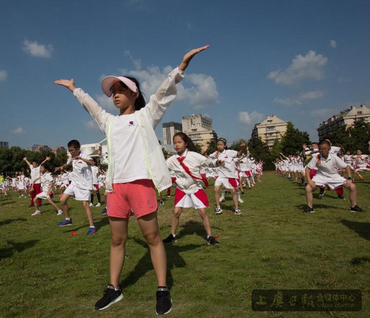 学生团体操队形图片_团体操动作造型图_团体操的基本队形