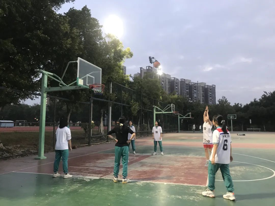 进球脚步篮球规则视频_篮球进球脚步规则_篮球进攻脚步教学视频
