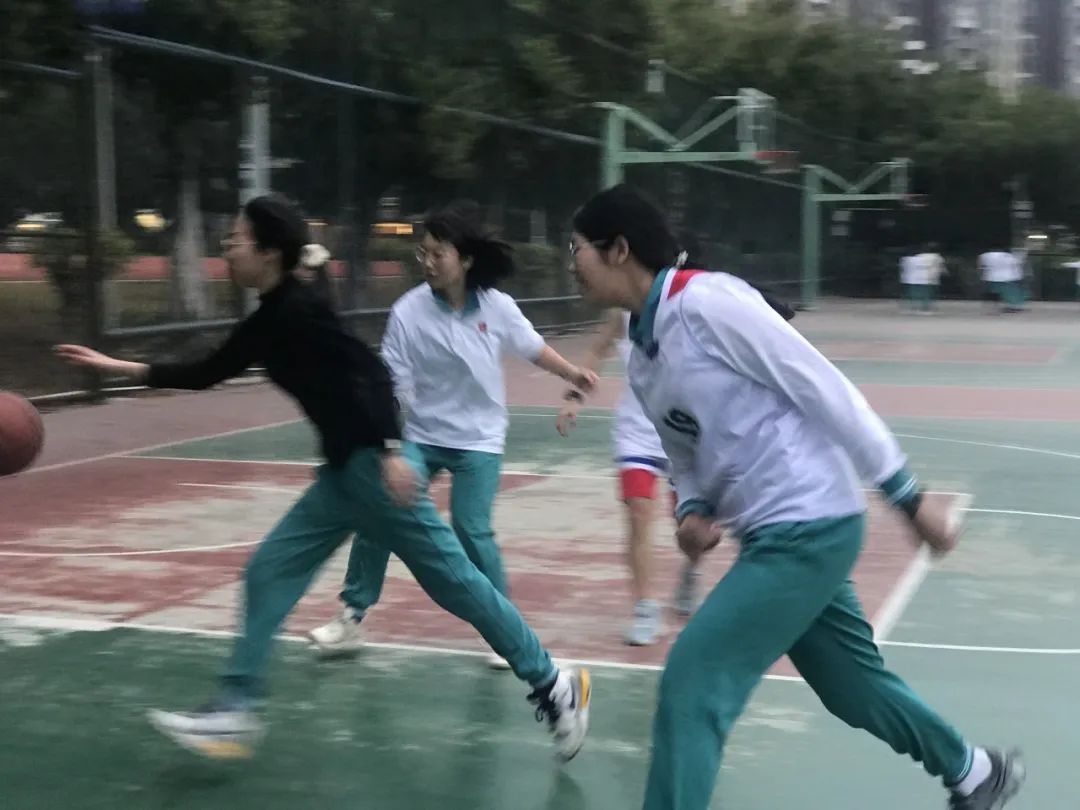 篮球进球脚步规则_进球脚步篮球规则视频_篮球进攻脚步教学视频