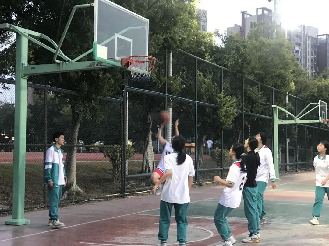 进球脚步篮球规则视频_篮球进球脚步规则_篮球进攻脚步教学视频