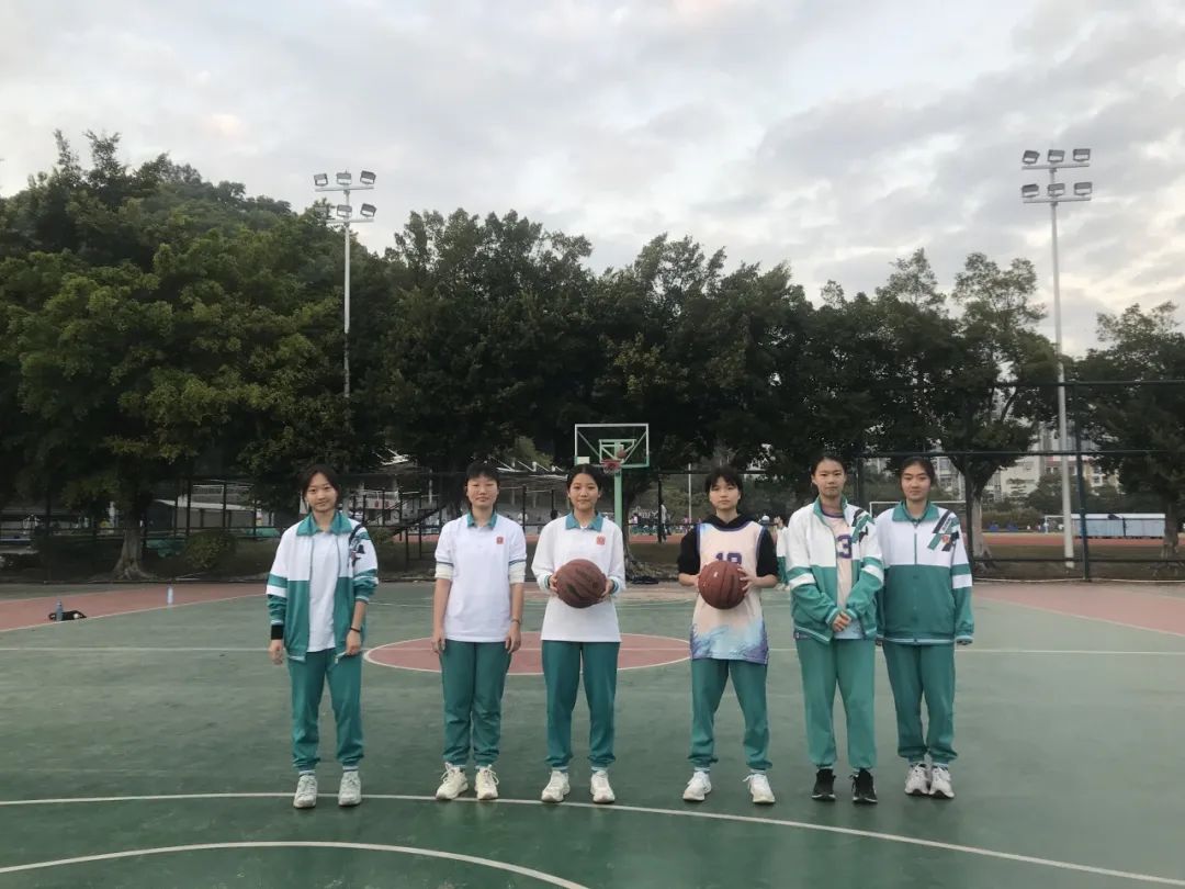 篮球进攻脚步教学视频_进球脚步篮球规则视频_篮球进球脚步规则