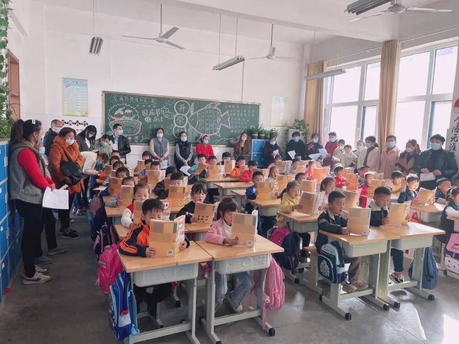 小学生礼仪广播体操_小学生礼仪操口号_小学生礼貌体操