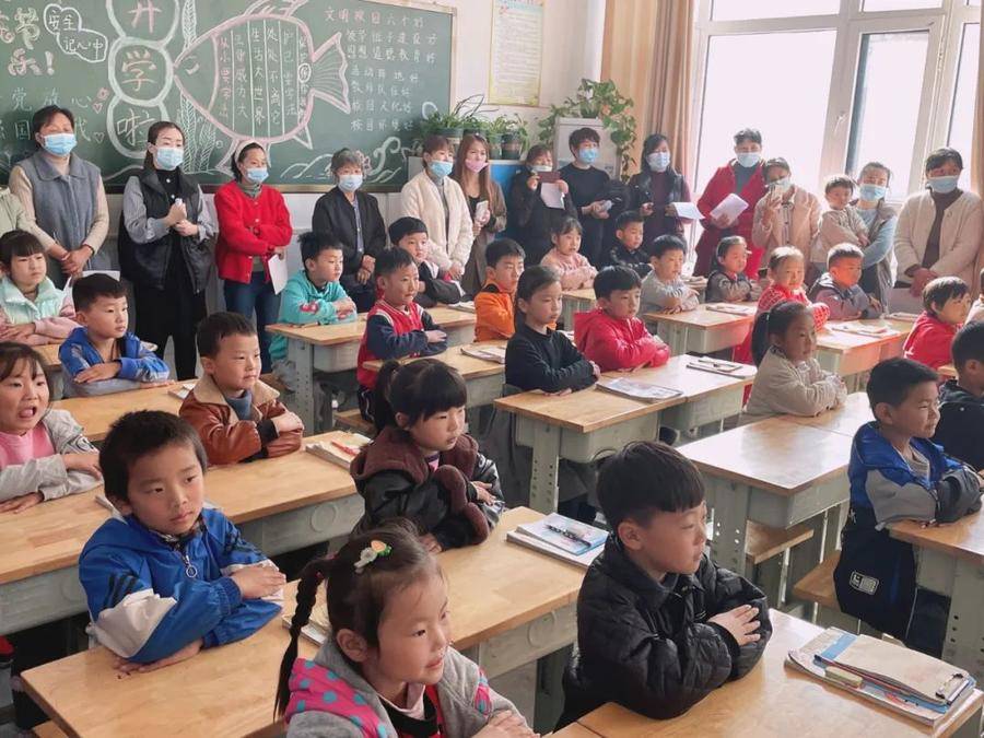 小学生礼仪操口号_小学生礼貌体操_小学生礼仪广播体操