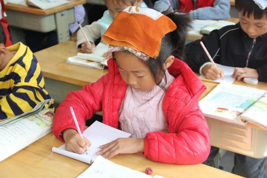 小学生礼仪广播体操_小学生礼仪操口号_小学生礼貌体操