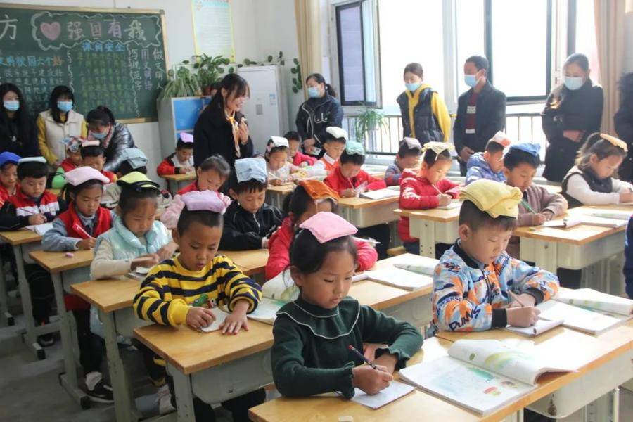 小学生礼仪广播体操_小学生礼貌体操_小学生礼仪操口号