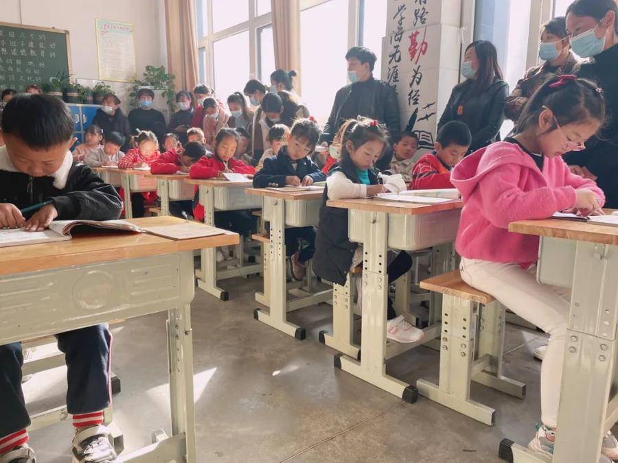 小学生礼仪操口号_小学生礼仪广播体操_小学生礼貌体操
