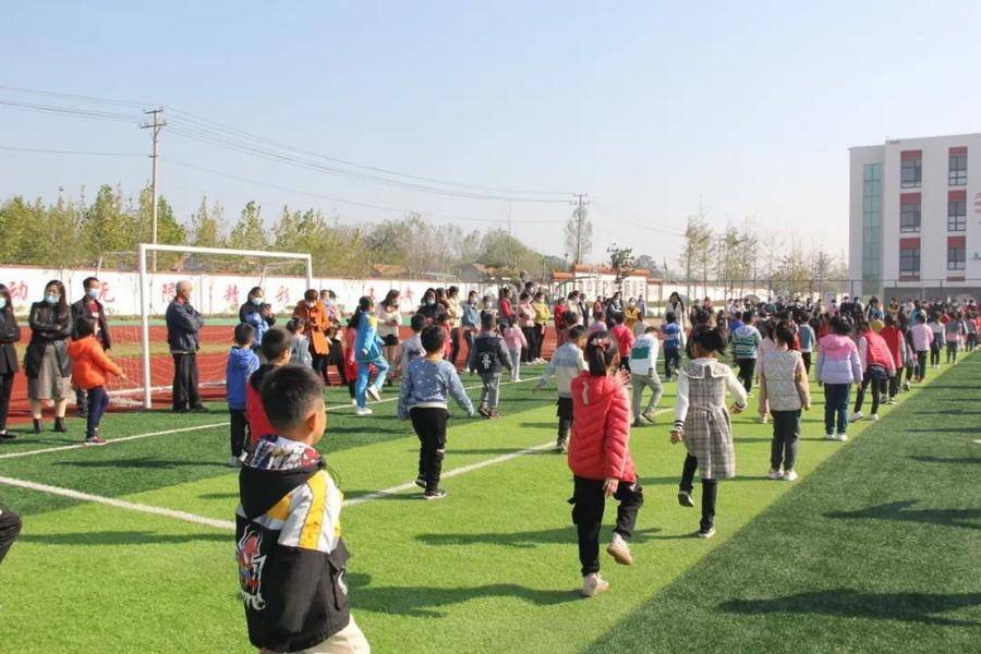 小学生礼仪操口号_小学生礼仪广播体操_小学生礼貌体操