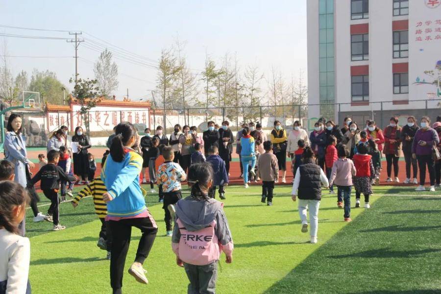 小学生礼仪操口号_小学生礼仪广播体操_小学生礼貌体操