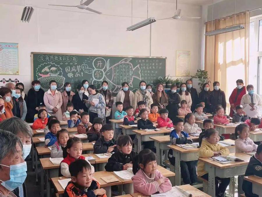 小学生礼仪广播体操_小学生礼仪操口号_小学生礼貌体操