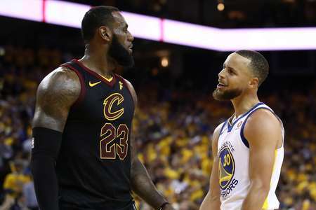 篮球历史上第一位得分人_nba历史球员得分排名_篮球各位置历史前十