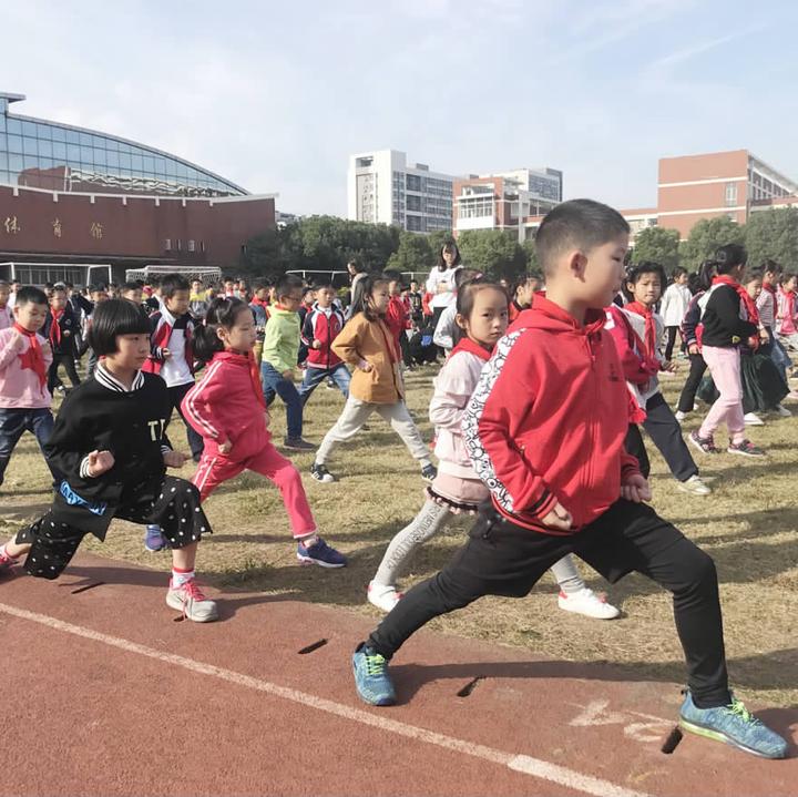 小学生礼仪操_小学生礼貌体操_小学生礼仪操动作分解