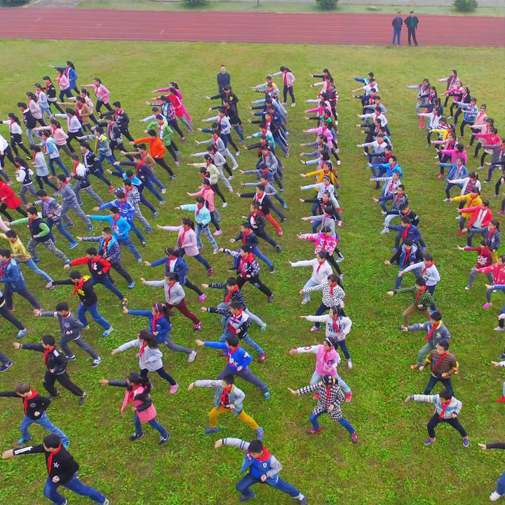 小学生礼貌体操_小学生礼仪操_小学生礼仪操动作分解