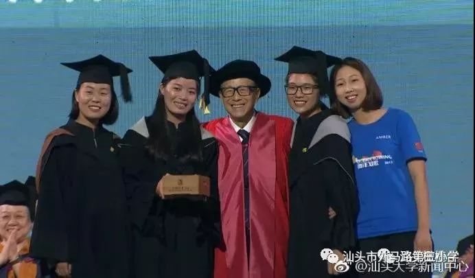 李照雄和许海清_海清游泳冠军照_王丽坤素颜游泳照