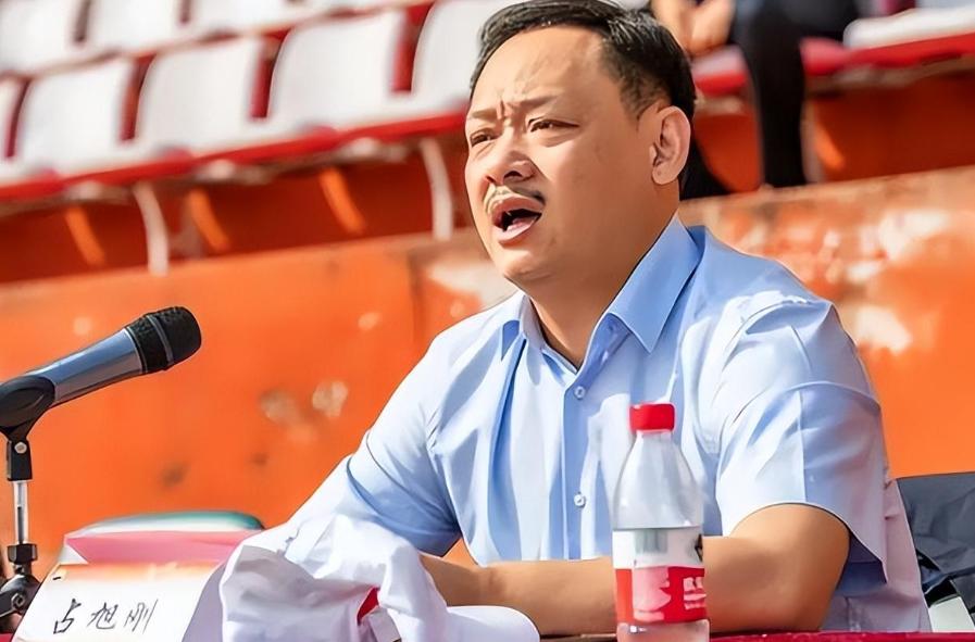励志哥举重冠军视频_励志的举重冠军_举重冠军励志哥