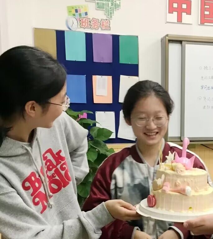重庆高中篮球比赛_重庆高中校园篮球赛冠军_重庆篮球最强高中生