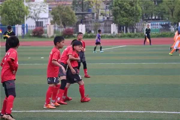 淮安小学足球全国冠军_淮安青少年足球俱乐部_淮安市足球队