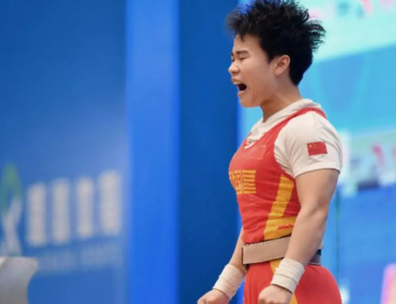 举重冠军身高_个子高的举重运动员_举重冠军个子